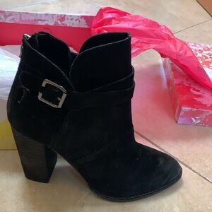 Chinese laundry black suede boots